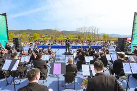 在油菜花海听交响音乐会！湘江新区含浦油菜花节启幕图片
