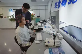 猴子“脑控”拦截运动目标，脑机接口发展到哪一步了？图片