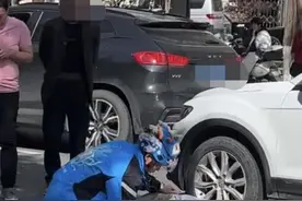 骑手街头救人成为街道典型案例图片