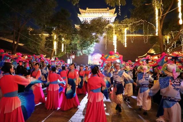 国内外3000余名图书馆人点亮榆林卫城之夜