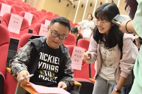 法医秦明来复旦，神秘职业大揭秘！图片