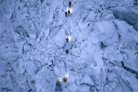 杭州95后小伙登顶珠峰！这幕太震撼图片