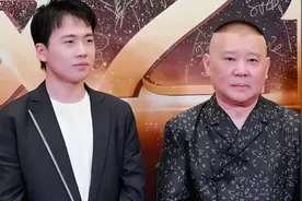 52岁郭德纲在节目中宣布：郭麒麟才是德云社唯一继承人图片