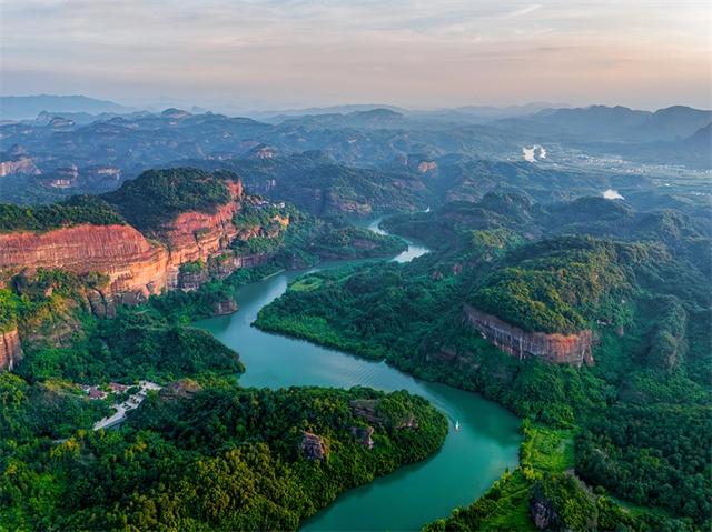 美到犯规!8座中外名山新晋“世界旅游名山”,这份攻略带你云打卡