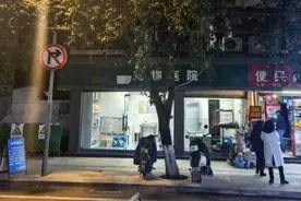 缺乏资质、过度医疗、价格混乱……“医猫疗狗”坑太多，宠物主人“很受伤”图片