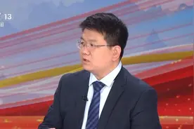两会你我他丨代表委员答网友问 什么是“AI幻觉”？图片