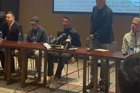 现场｜一出七小时的闹剧，C罗中国行比赛延期留下什么教训图片