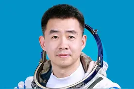 神二十乘组指令长陈冬：又又又飞天！图片