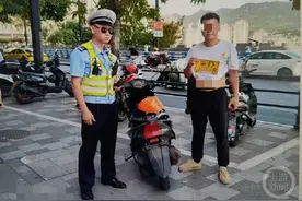 “骑摩托车还要驾驶证？”小伙提车两小时无证驾驶被查图片