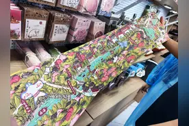 何以中国｜漫步荷花市场，感受充满“文化味儿”的什刹海图片