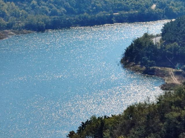 崂山碧波映秋光