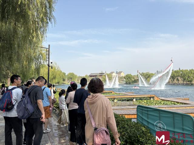 国庆假期首日，清照泉城·明水古城“人气火爆”