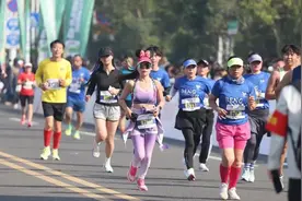及时语丨马拉松赛如何“卷”出高品质图片