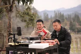 从田间到直播间 驻村书记为乡亲铺就致富路图片