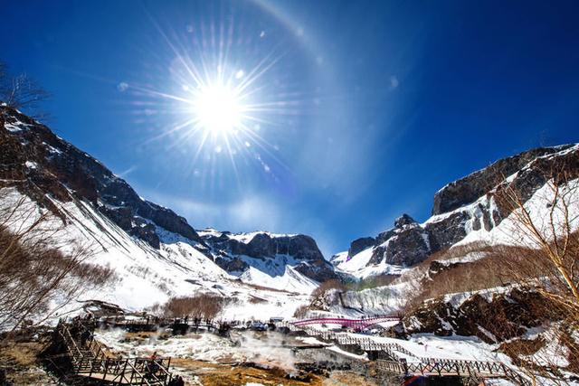 践行“两山”理念 守护东北“水塔”——解码美丽中国的“长白山名片”