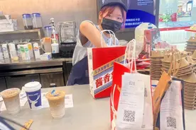 “第一杯茅台咖啡”刷屏朋友圈！有门店已爆单！交警提醒：酒精度低于0.5%，开车别喝！图片