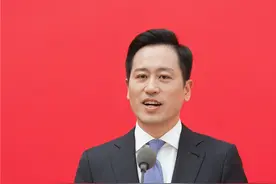 刘扬：京港澳及沪昆高速湖南段将按不低于8车道扩容丨直击厅长通道图片