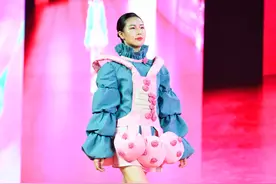 （体育）“闪光女孩”胡月：热爱运动是一件很酷的事图片