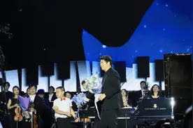百名山城琴童与郎朗同台演奏 点燃音乐梦想图片