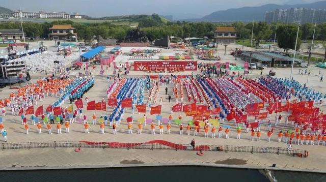 “好运山东”“国缘·今世缘”杯第七届全国泰山徒步大赛举行