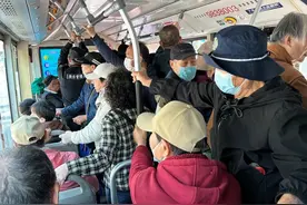 “专车”没座、台阶太高……老人公交出行怎样更安全舒适？图片