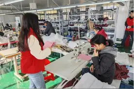 国际志愿者日 | 塔畈乡妇联开展“增强法律意识，维护女性权益”主题宣传活动图片