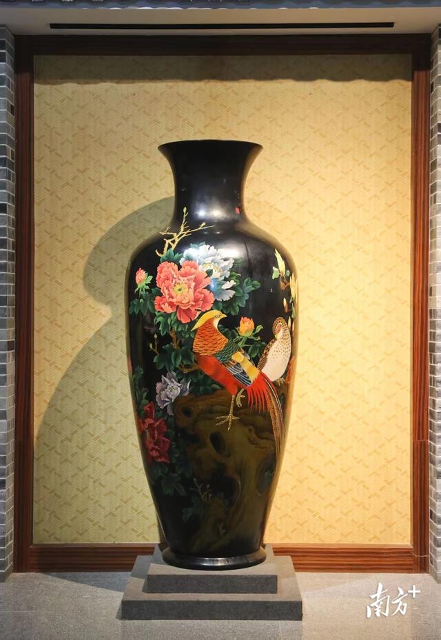 32名外籍媒体嘉宾走进“醉美阳东”，沉浸式感受刀剪漆艺的千年魅力