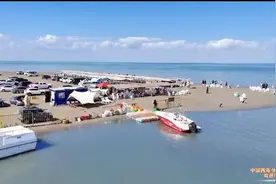 新疆博湖：解锁旅游新高度 日游客接待量突破10万人次图片