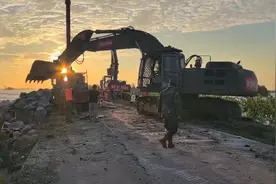 洞庭湖决堤口开始合龙，村干部、村医讲述水淹过程和安置现状视频封面