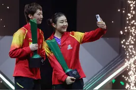 WTT沙特大满贯赛｜国乒包揽男女双打金牌，王楚钦冲击三冠王图片