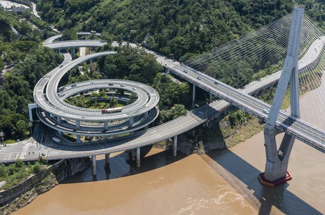 诗意中国｜荔枝驿路蜀道不再难