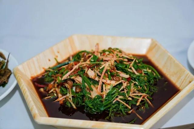 旅居红河 村长有请｜来屏边，找个“村长”品美食！