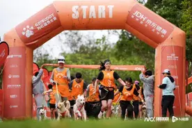 狗巴迪勇士赛上海站举行，超600组人犬搭档完成挑战图片