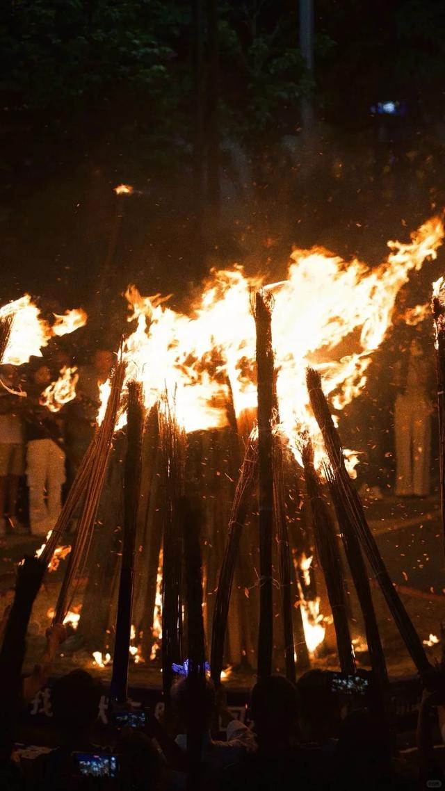 【五彩凉山•夏季清凉】人这一辈子，一定要去一次最“火”的节日！