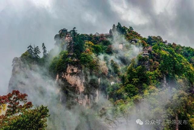 一入崆峒便为仙