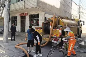 疏通下水道 解决居民烦心事图片