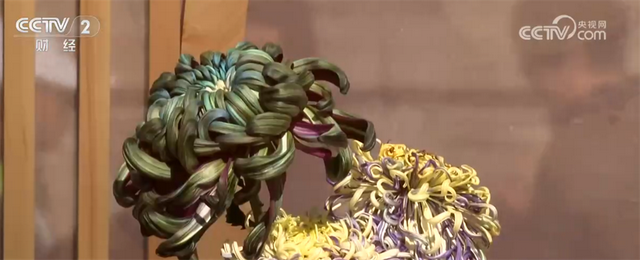 秋日“限定版”美景催热赏秋游 消费市场释放高质量发展新潜力