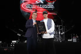 中国F1第一人周冠宇，担任上海国际旅游形象公益推广人图片