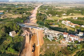 武松高速松滋段“火力全开”建设跑出“加速度”图片