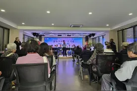 民星大舞台，这个街道的萨克斯演出“有腔调”！图片