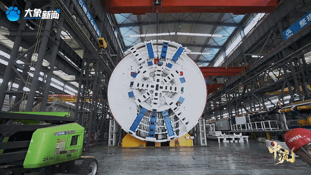 中流丨当河南盾构机“遇上”欧洲火山岛