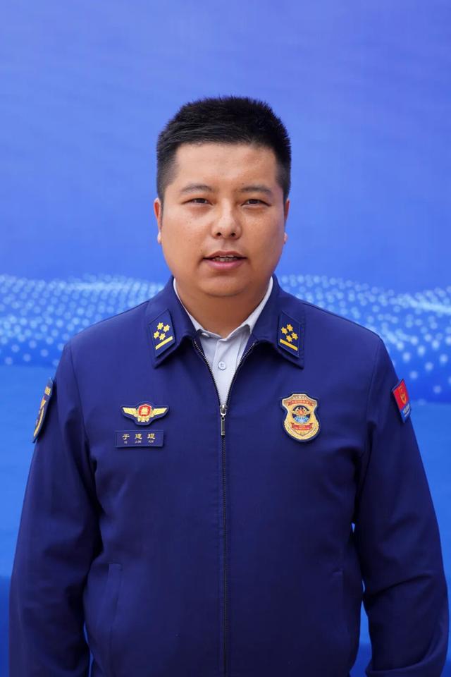 “AI智报天气”助力城市精细化治理——访克拉玛依市气象局助理工程师仝爽