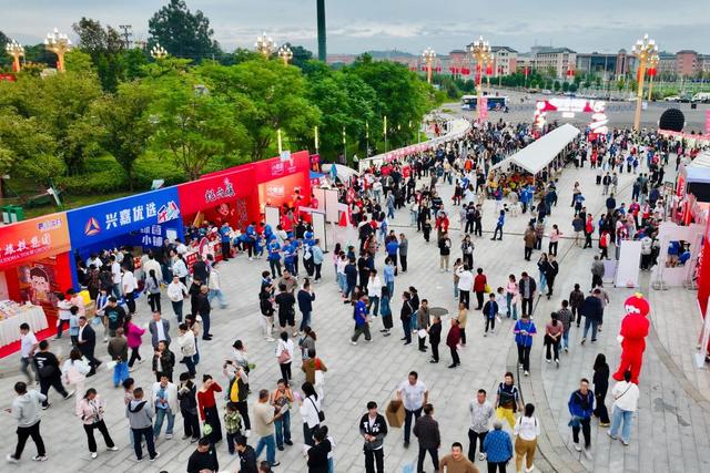 财经聚焦丨“流量”更好变“留量” 小票根何以撬动大消费