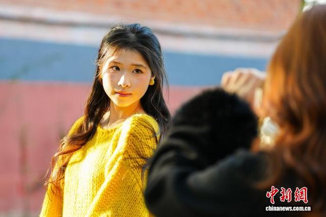 湖北襄阳秋色如画游人如织