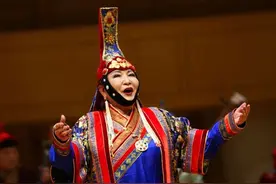 阿拉坦其其格与草原之声内蒙古长调演唱团音乐会举行图片