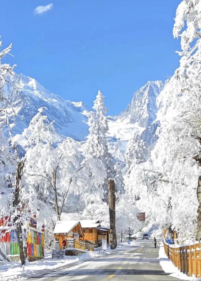 今日多地下雪！冰雪世界的川西正式上线