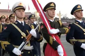 祝福祖国、新年快乐！天安门新年首次升旗仪式，7.3万人观看图片