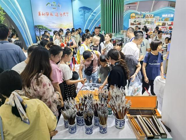 美好安徽，迎客天下！“徽风皖韵”闪亮2025中国文旅产业博览会