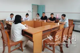 枣阳市第一人民医院组织医务人员积极参加无偿献血活动图片