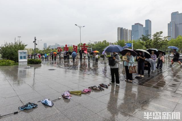 比景区更火！暑期青岛图书馆“一座难求”